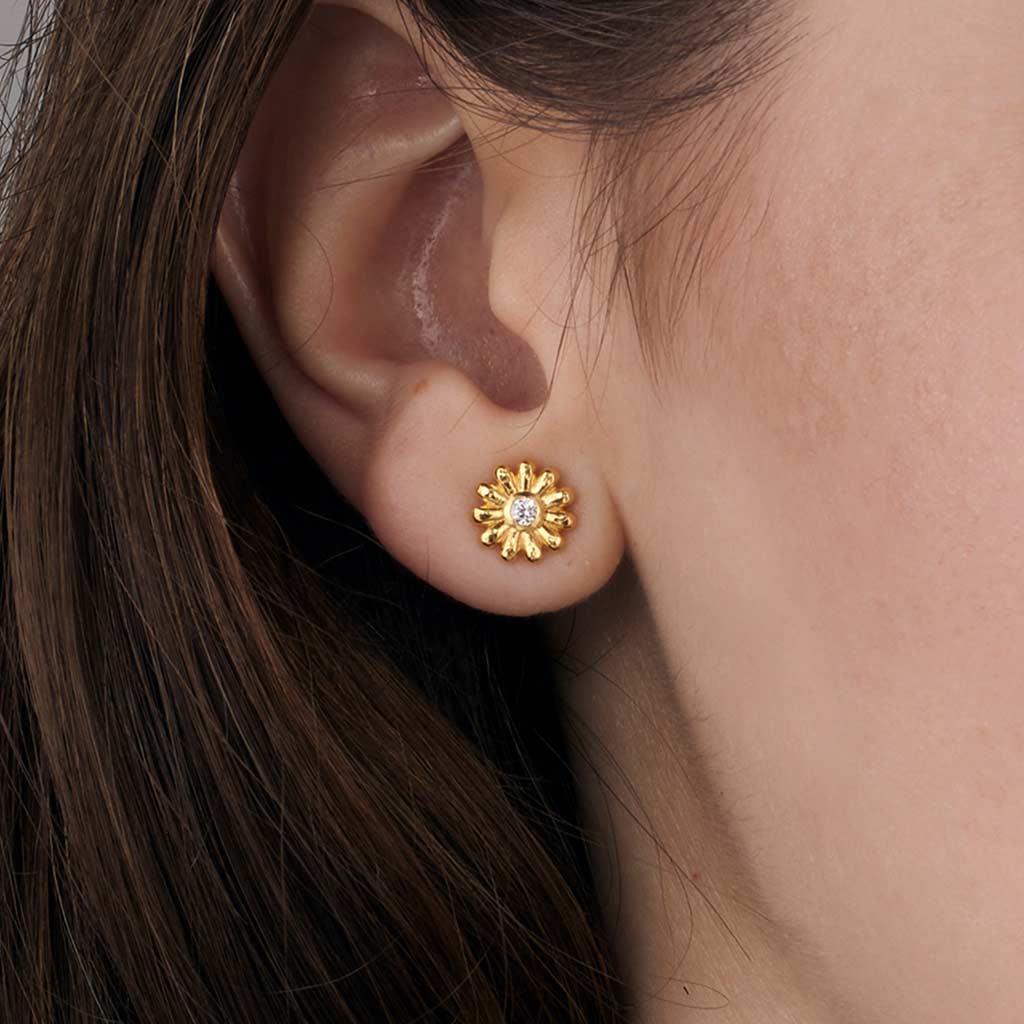 Gurhan daisy flower diamond stud earrings in yellow gold